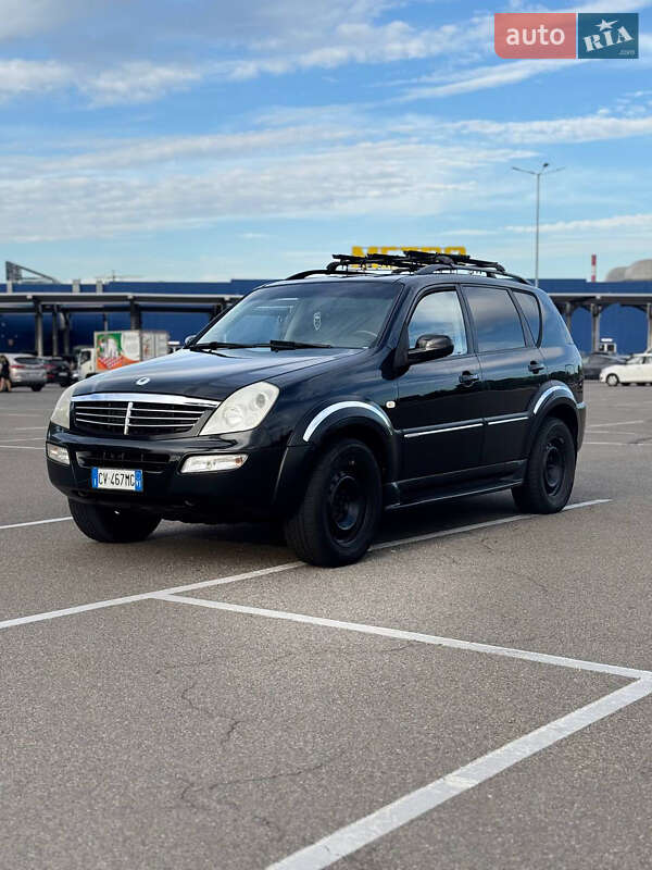Внедорожник / Кроссовер SsangYong Rexton 2005 в 