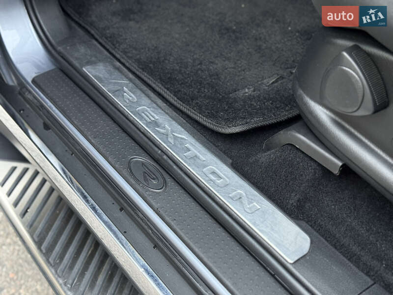 Внедорожник / Кроссовер SsangYong Rexton 2012 в Киеве