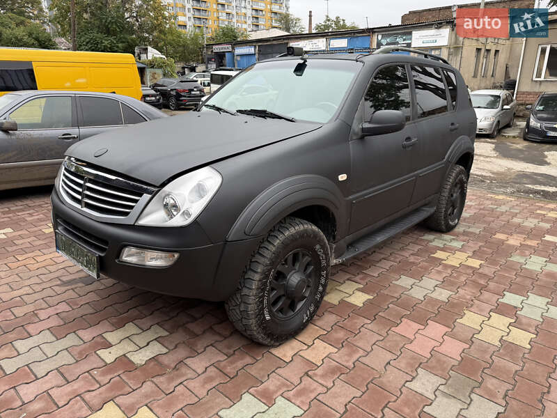 Внедорожник / Кроссовер SsangYong Rexton 2005 в Одессе