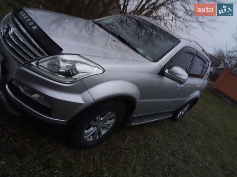 Внедорожник / Кроссовер SsangYong Rexton 2012 в Киеве