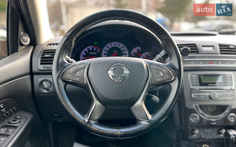 Внедорожник / Кроссовер SsangYong Rexton 2015 в Львове