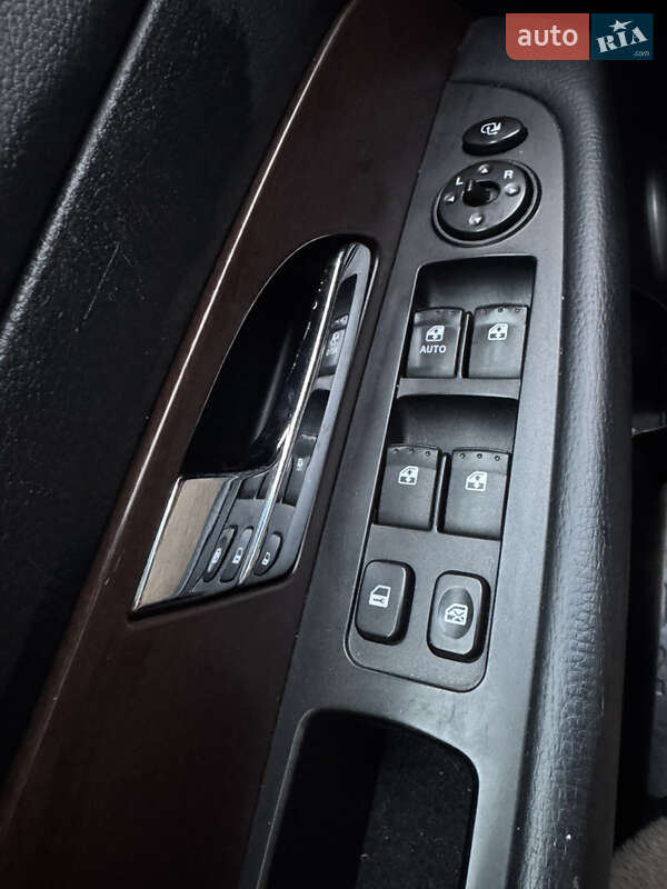 Внедорожник / Кроссовер SsangYong Rexton 2012 в Киеве