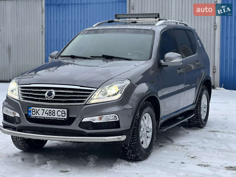 Внедорожник / Кроссовер SsangYong Rexton 2014 в Киеве