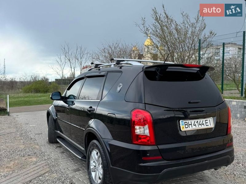 Внедорожник / Кроссовер SsangYong Rexton 2012 в Южном