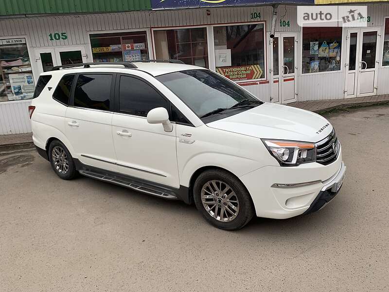 Минивэн SsangYong Rodius 2015 в 