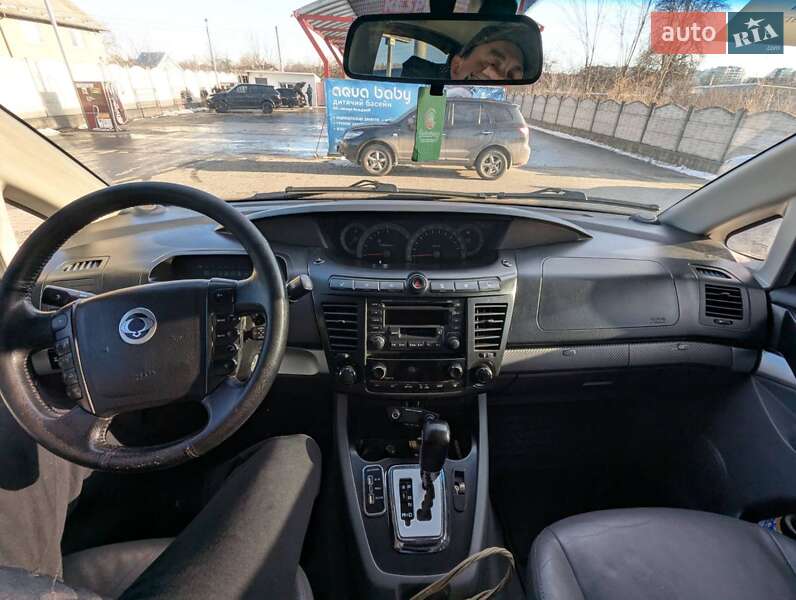 Мінівен SsangYong Rodius 2008 в Івано-Франківську