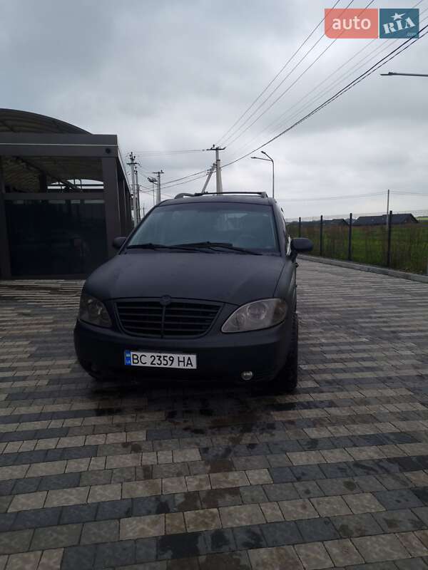 Минивэн SsangYong Rodius 2008 в Львове