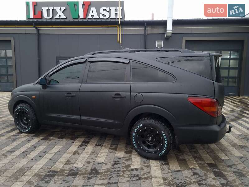 Минивэн SsangYong Rodius 2008 в Львове