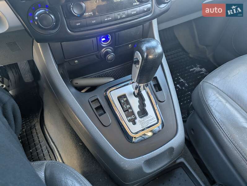 Минивэн SsangYong Rodius 2006 в Киеве фото 16 Минивэн SsangYong Rodius 2006 в Киеве