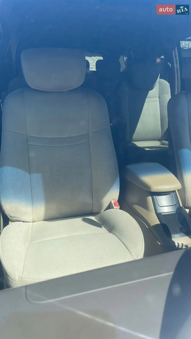 SsangYong Rodius 2006 VIN KPTN0B1FS6P030670 фото оголошення 5 з 16