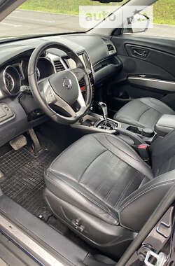 Внедорожник / Кроссовер SsangYong Tivoli 2015 в 