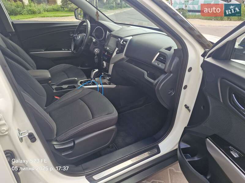 Внедорожник / Кроссовер SsangYong Tivoli 2018 в Софиевской Борщаговке