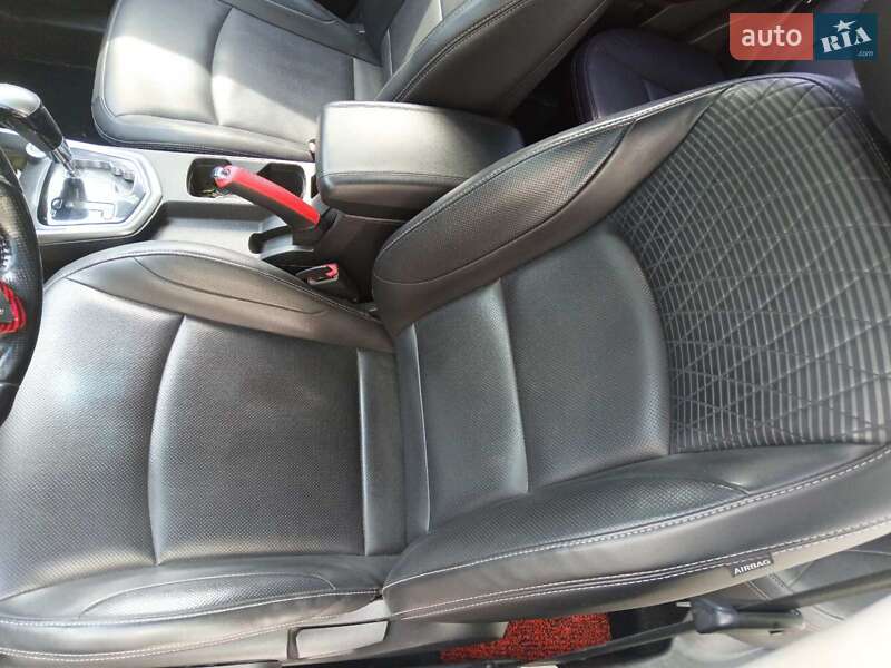 Внедорожник / Кроссовер SsangYong Tivoli 2017 в Черкассах фото 35 Внедорожник / Кроссовер SsangYong Tivoli 2017 в Черкассах