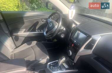 Внедорожник / Кроссовер SsangYong Tivoli 2015 в 