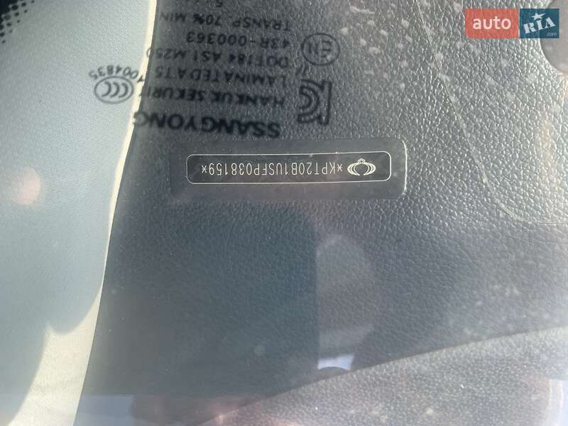 Внедорожник / Кроссовер SsangYong Tivoli 2015 в Ужгороде