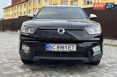 Позашляховик / Кросовер SsangYong Tivoli 2015 в 