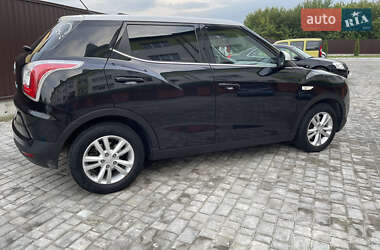 Позашляховик / Кросовер SsangYong Tivoli 2015 в 