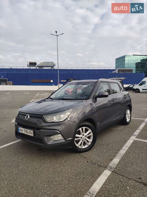 Внедорожник / Кроссовер SsangYong Tivoli 2016 в Киеве