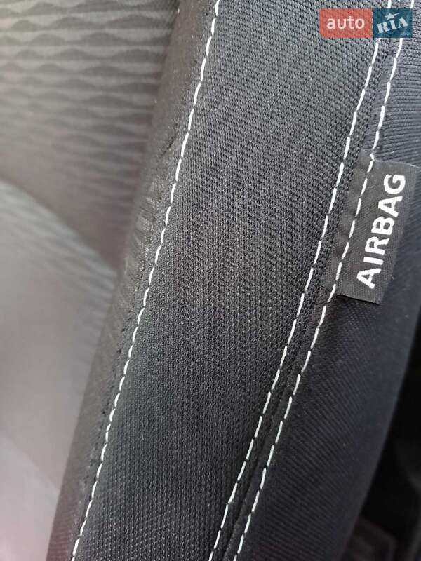 Внедорожник / Кроссовер SsangYong Tivoli 2017 в Черкассах