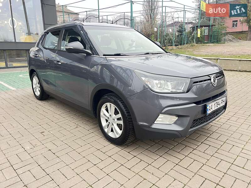 Внедорожник / Кроссовер SsangYong Tivoli 2016 в Киеве