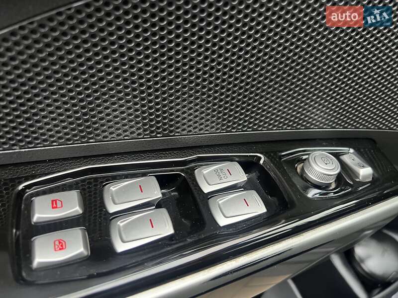 Внедорожник / Кроссовер SsangYong Tivoli 2016 в Киеве