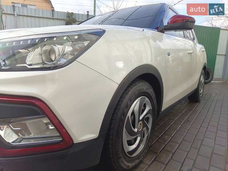 Внедорожник / Кроссовер SsangYong Tivoli 2017 в Черкассах