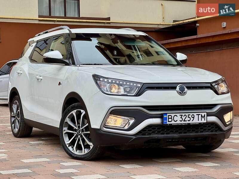 Внедорожник / Кроссовер SsangYong XLV 2016 в Стрые