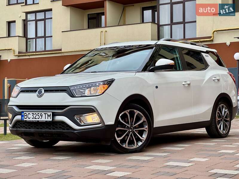 Внедорожник / Кроссовер SsangYong XLV 2016 в Стрые