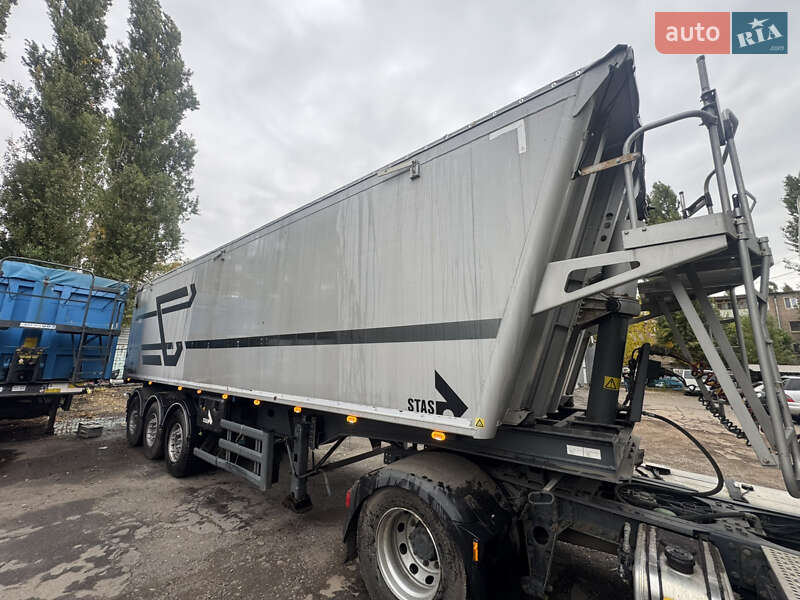 Зерновоз - напівпричіп STAS S 300CX 2010 в Кривому Розі