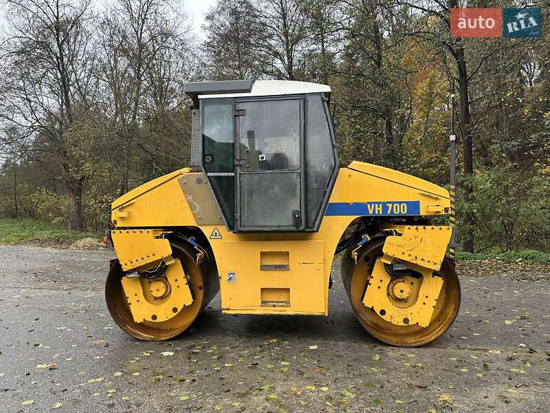 Дорожный каток Stavostroj VH-950 2000 в Хусте