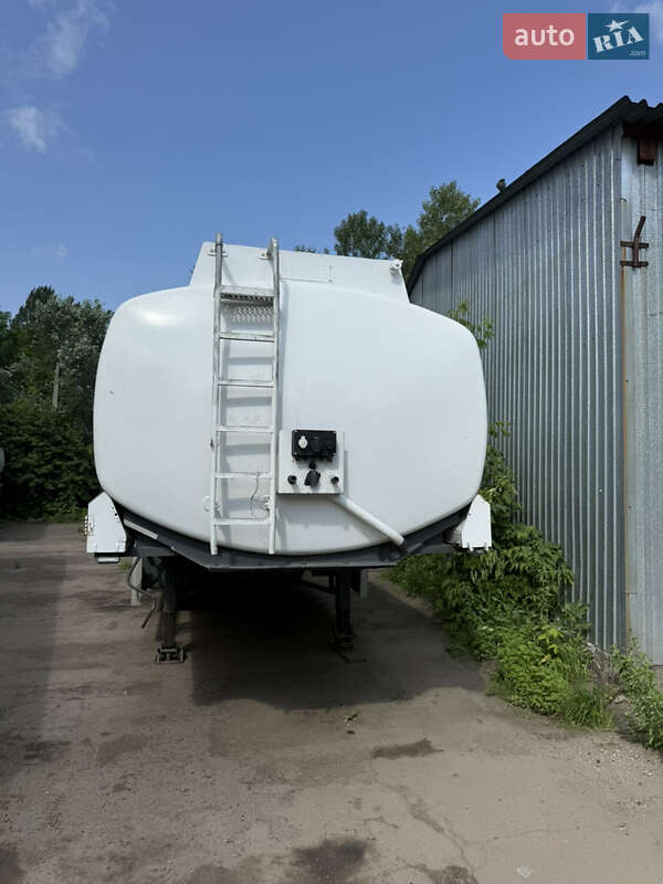 Цистерна напівпричіп Stokota 3NC38 2006 в Києві