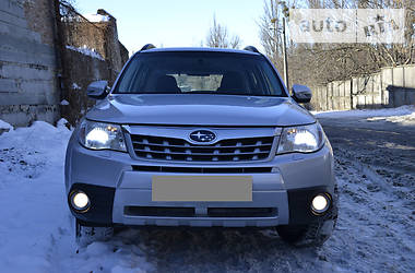 Внедорожник / Кроссовер Subaru Forester 2011 в 