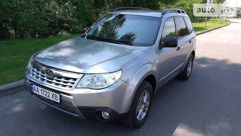 Позашляховик / Кросовер Subaru Forester 2011 в Києві