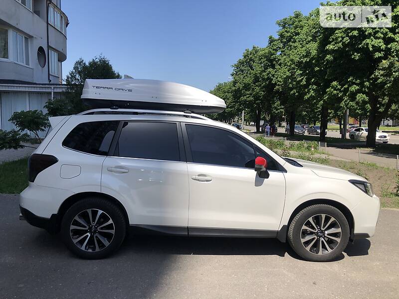 Позашляховик / Кросовер Subaru Forester 2016 в Харкові