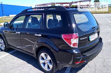 Позашляховик / Кросовер Subaru Forester 2010 в 
