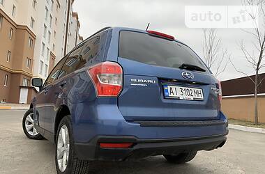 Позашляховик / Кросовер Subaru Forester 2015 в Києві