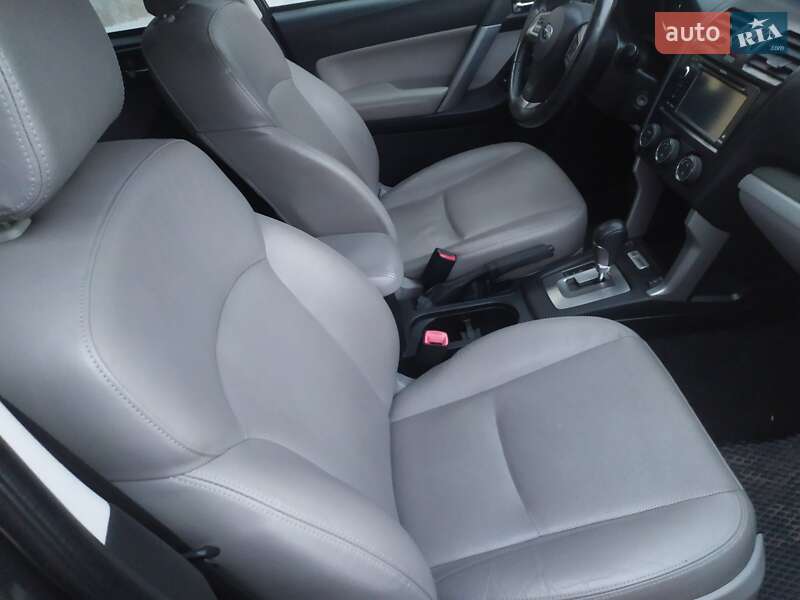 Внедорожник / Кроссовер Subaru Forester 2014 в Каменец-Подольском