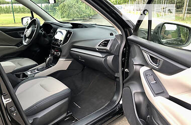 Внедорожник / Кроссовер Subaru Forester 2019 в 