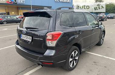 Позашляховик / Кросовер Subaru Forester 2017 в Золочеві