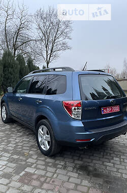 Внедорожник / Кроссовер Subaru Forester 2010 в Львове