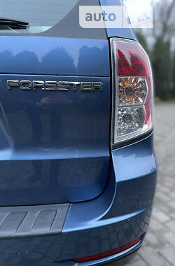 Внедорожник / Кроссовер Subaru Forester 2010 в Львове