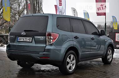 Внедорожник / Кроссовер Subaru Forester 2009 в 