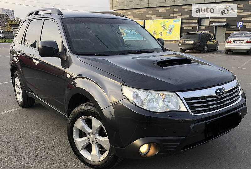 Позашляховик / Кросовер Subaru Forester 2010 в Києві