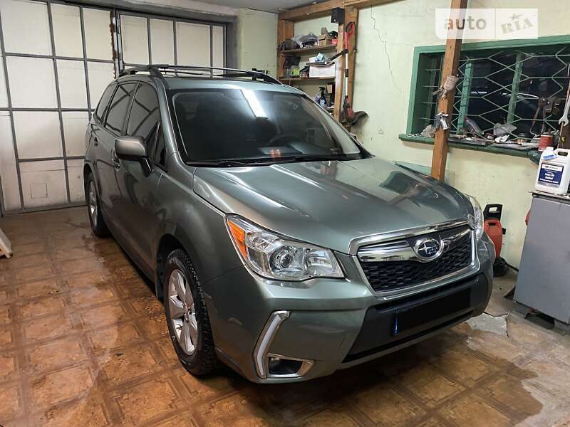 Внедорожник / Кроссовер Subaru Forester 2015 в 