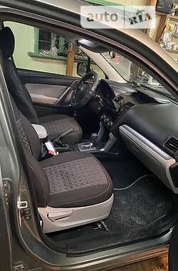 Внедорожник / Кроссовер Subaru Forester 2015 в 