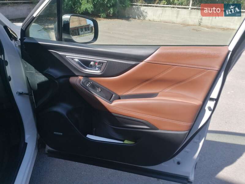 Внедорожник / Кроссовер Subaru Forester 2019 в Ровно