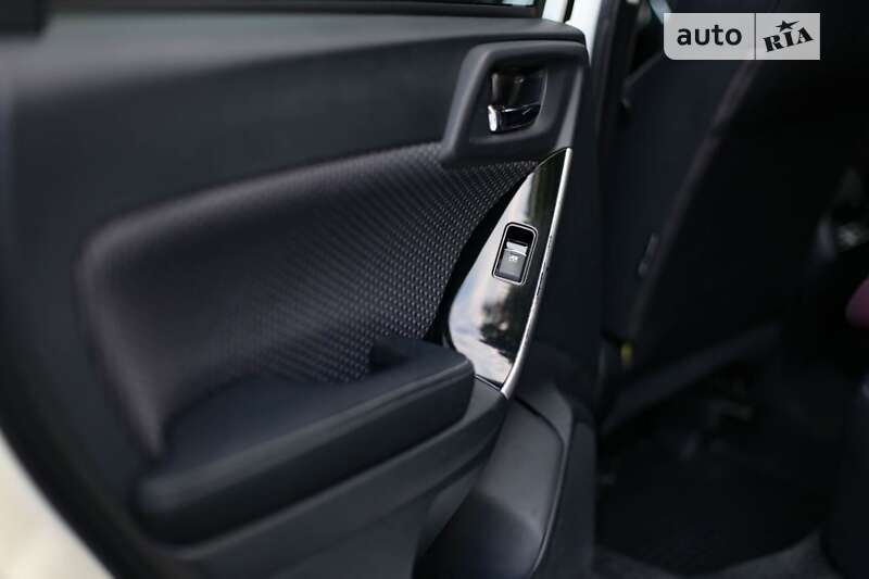 Внедорожник / Кроссовер Subaru Forester 2017 в Киеве