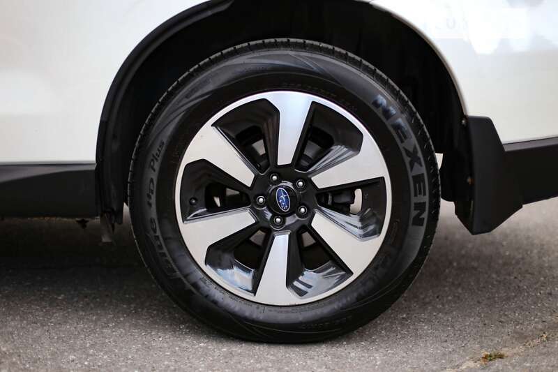 Внедорожник / Кроссовер Subaru Forester 2017 в Киеве