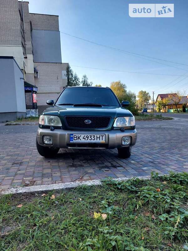 Внедорожник / Кроссовер Subaru Forester 2001 в Дубровице