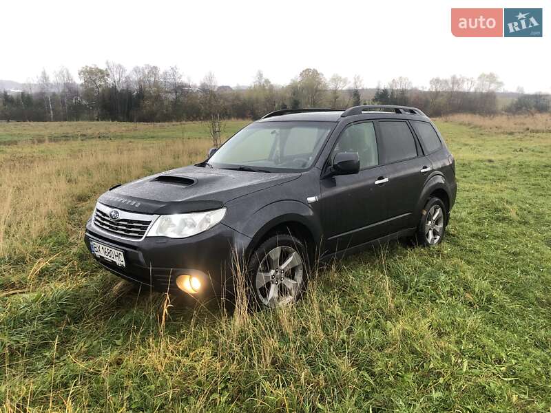 Позашляховик / Кросовер Subaru Forester 2010 в Надвірній
